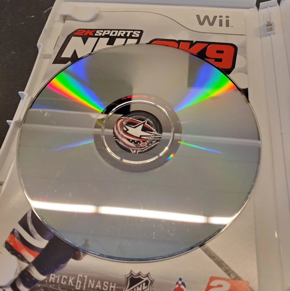 2K Sports NHL 2K9 Wii Game Complete with Manual.